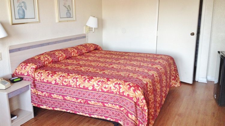 Americas Best Value Inn Tucker Room