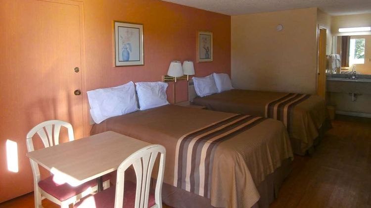 Americas Best Value Inn Tucker Room