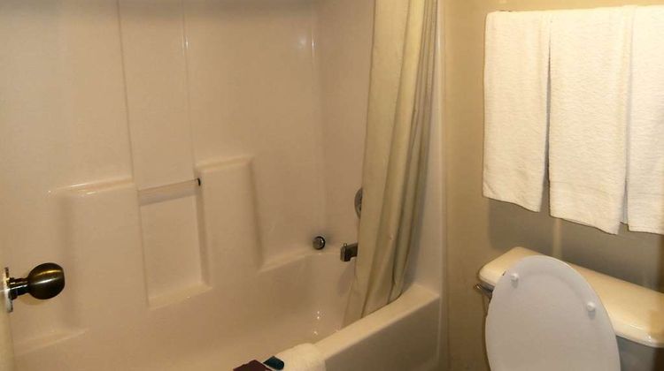 Americas Best Value Inn Tucker Room