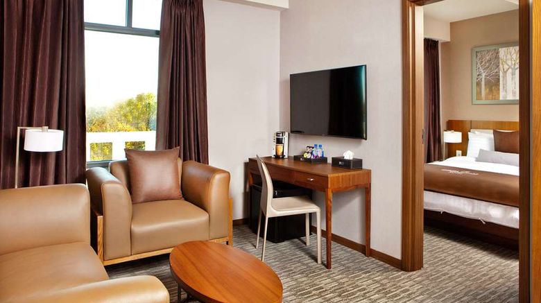 <b>Porter Square Hotel Suite</b>. Images powered by <a href="https://iceportal.shijigroup.com/" title="IcePortal" target="_blank">IcePortal</a>.