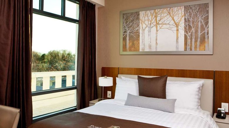 <b>Porter Square Hotel Suite</b>. Images powered by <a href="https://iceportal.shijigroup.com/" title="IcePortal" target="_blank">IcePortal</a>.