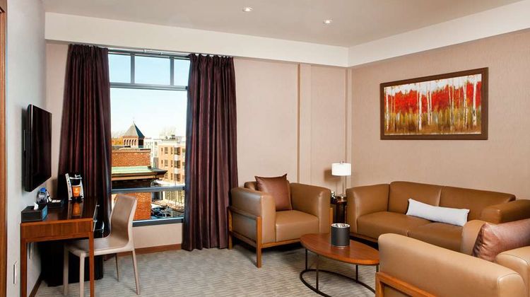 Porter Square Hotel Suite