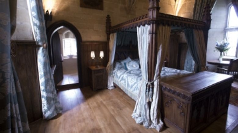 <b>Warwick Castle Hotel Suite</b>. Images powered by <a href="https://iceportal.shijigroup.com/" title="IcePortal" target="_blank">IcePortal</a>.