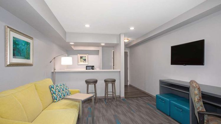 Hampton Inn by Hilton Monterey Room