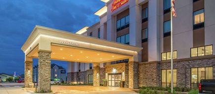 Hampton Inn & Suites Ames Exterior
