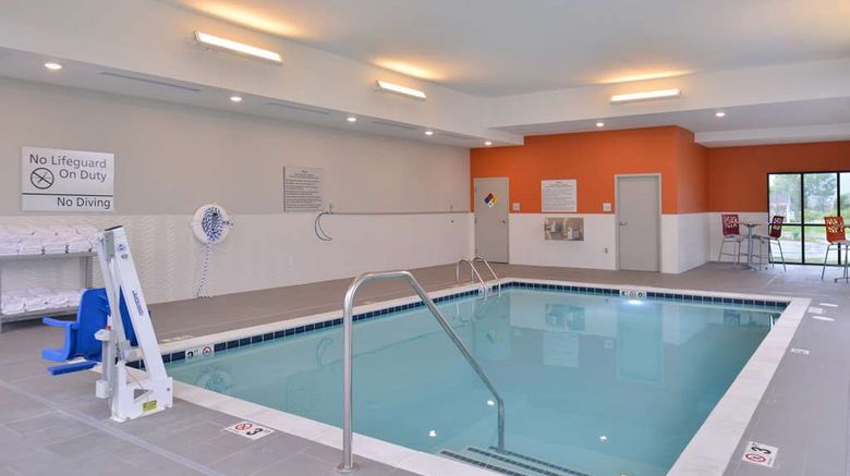 <b>Hampton Inn & Suites Ames Pool</b>. Images powered by <a href="https://iceportal.shijigroup.com/" title="IcePortal" target="_blank">IcePortal</a>.