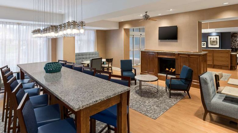 <b>Hampton Inn Bartow Lobby</b>. Images powered by <a href="https://iceportal.shijigroup.com/" title="IcePortal" target="_blank">IcePortal</a>.
