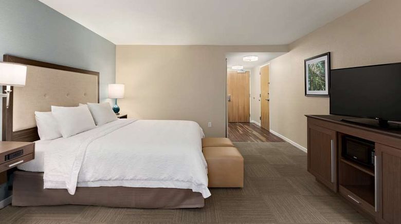 <b>Hampton Inn Bartow Room</b>. Images powered by <a href="https://iceportal.shijigroup.com/" title="IcePortal" target="_blank">IcePortal</a>.