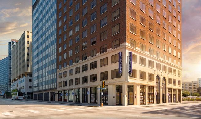Hampton Inn & Suites Dallas Downtown Exterior