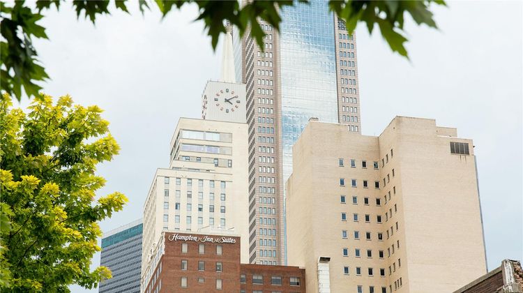 Hampton Inn & Suites Dallas Downtown Exterior