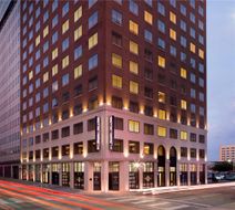 Hampton Inn & Suites Dallas Downtown Exterior