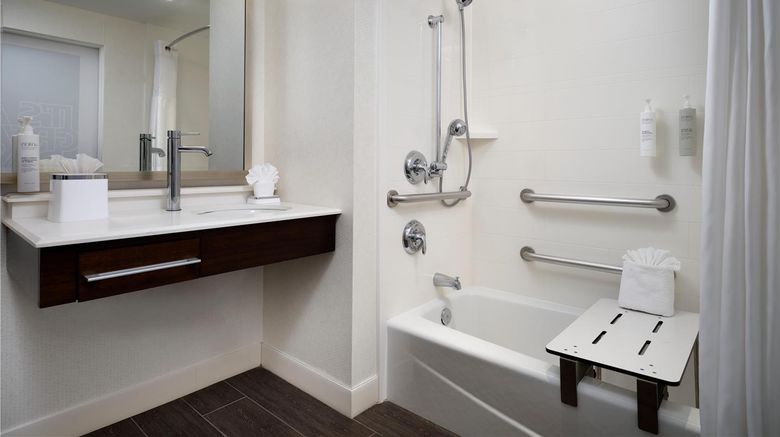 <b>Hampton Inn & Suites Dallas Downtown Room</b>. Images powered by <a href="https://iceportal.shijigroup.com/" title="IcePortal" target="_blank">IcePortal</a>.