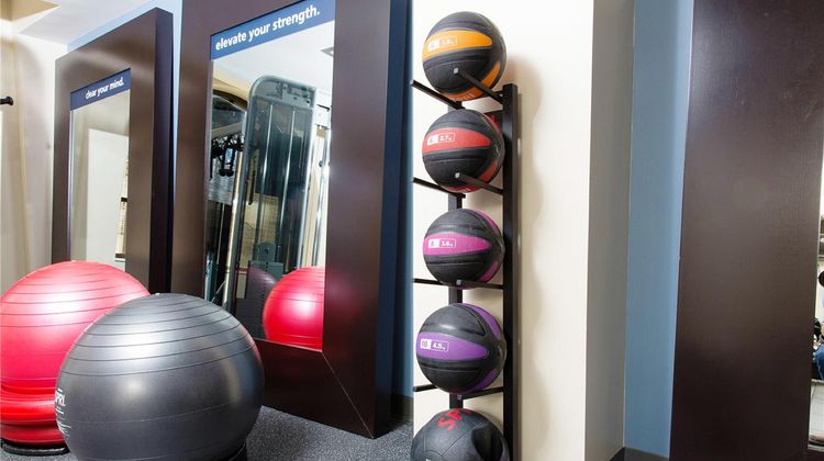 Hampton Inn & Suites Dallas Downtown Health
