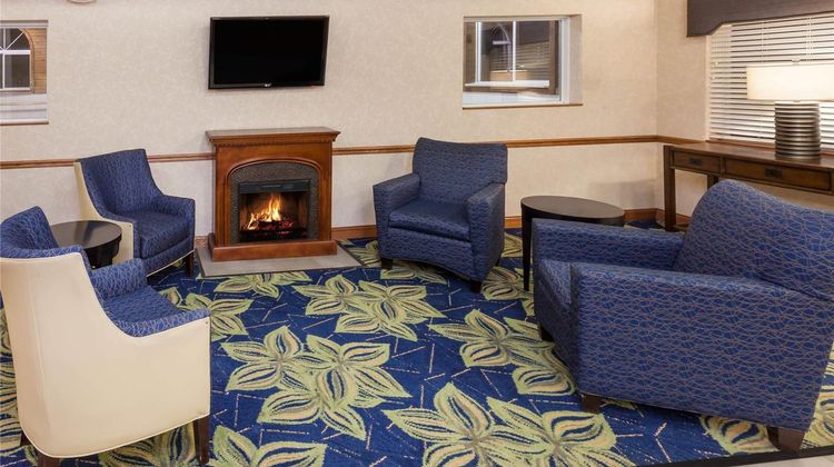 Baymont Inn & Suites Galesburg Lobby