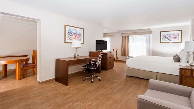 <b>Baymont Inn & Suites Lazaro Cardenas Suite</b>. Images powered by <a href="https://iceportal.shijigroup.com/" title="IcePortal" target="_blank">IcePortal</a>.