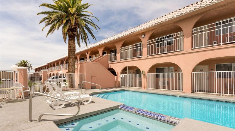 <b>Days Inn Bullhead City Pool</b>. Images powered by <a href="https://iceportal.shijigroup.com/" title="IcePortal" target="_blank">IcePortal</a>.