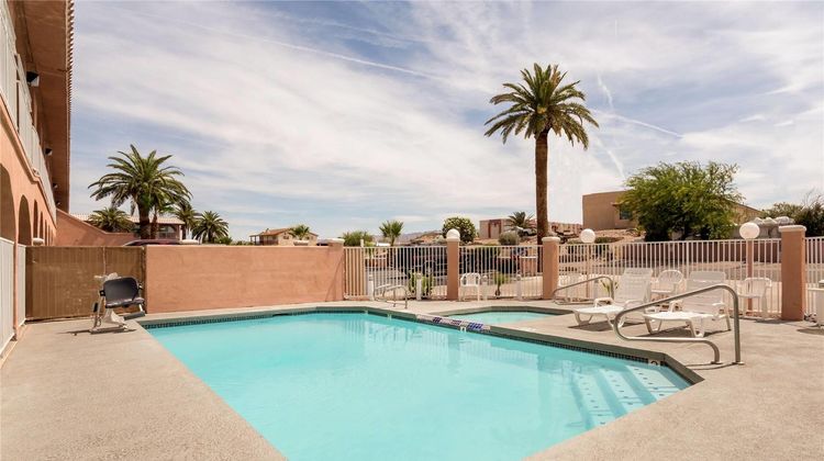Days Inn Bullhead City Pool