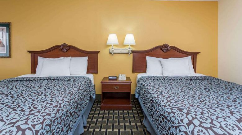<b>Days Inn & Suites Warner Robins Room</b>. Images powered by <a href="https://iceportal.shijigroup.com/" title="IcePortal" target="_blank">IcePortal</a>.