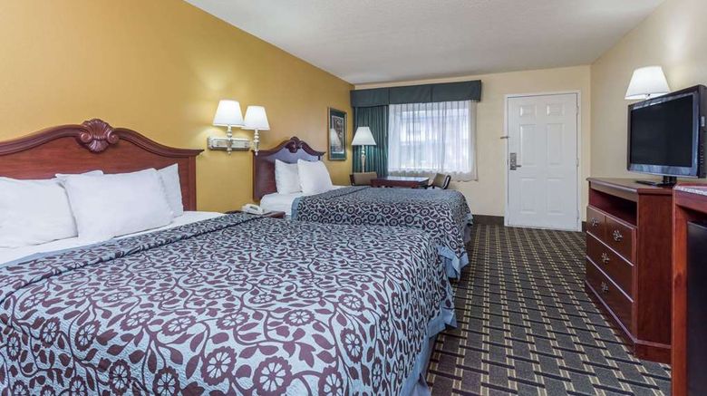 <b>Days Inn & Suites Warner Robins Room</b>. Images powered by <a href="https://iceportal.shijigroup.com/" title="IcePortal" target="_blank">IcePortal</a>.