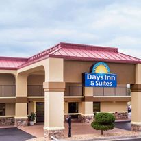 Days Inn & Suites Warner Robins
