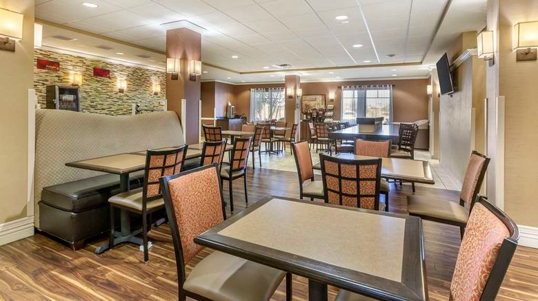 <b>Best Western Plus Chandler Hotel/Stes Restaurant</b>. Images powered by <a href="https://iceportal.shijigroup.com/" title="IcePortal" target="_blank">IcePortal</a>.