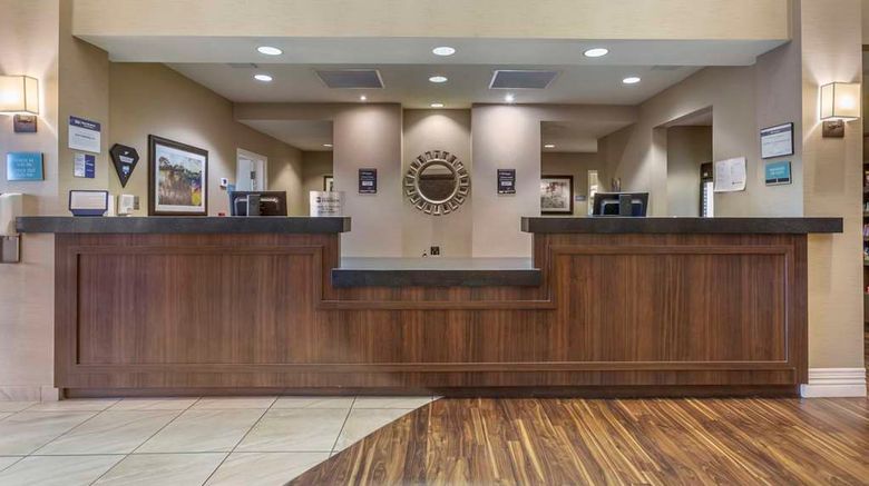 <b>Best Western Plus Chandler Hotel/Stes Lobby</b>. Images powered by <a href="https://iceportal.shijigroup.com/" title="IcePortal" target="_blank">IcePortal</a>.