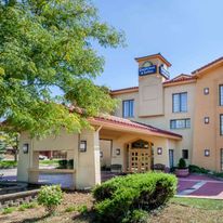 Days Inn & Suites Arlington Heights