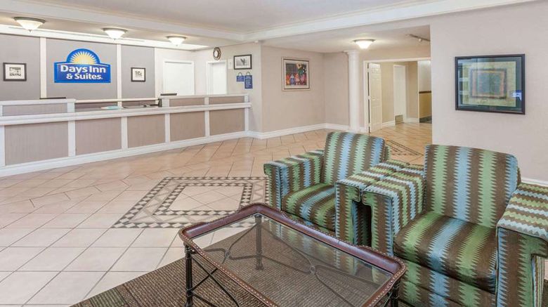 <b>Days Inn & Suites Arlington Heights Lobby</b>. Images powered by <a href="https://iceportal.shijigroup.com/" title="IcePortal" target="_blank">IcePortal</a>.