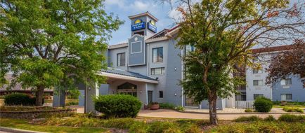 Days Inn & Suites Arlington Heights Exterior