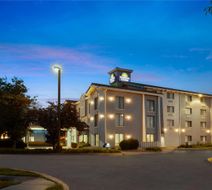 Days Inn & Suites Arlington Heights Exterior