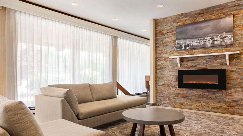 <b>Travelodge Sydney, Nova Scotia Lobby</b>. Images powered by <a href="https://iceportal.shijigroup.com/" title="IcePortal" target="_blank">IcePortal</a>.
