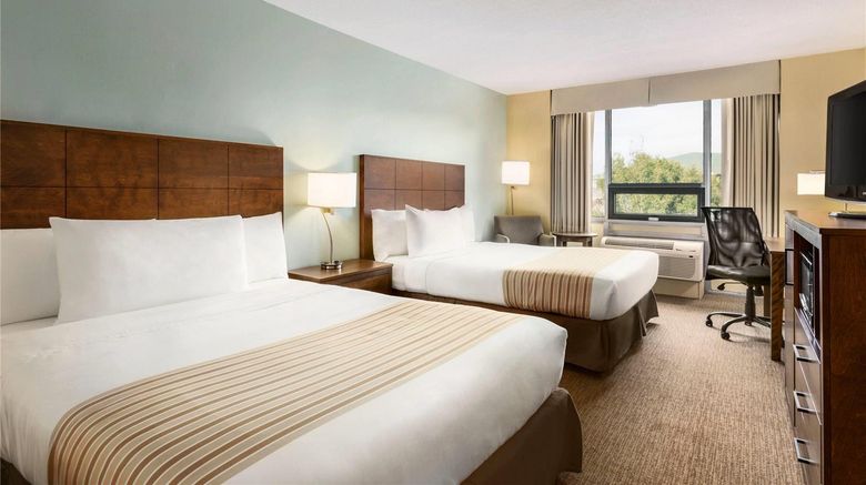 <b>Travelodge Sydney, Nova Scotia Room</b>. Images powered by <a href="https://iceportal.shijigroup.com/" title="IcePortal" target="_blank">IcePortal</a>.