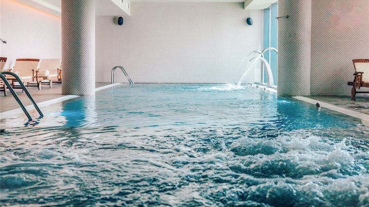 Melia Lisboa Aeroporto Pool