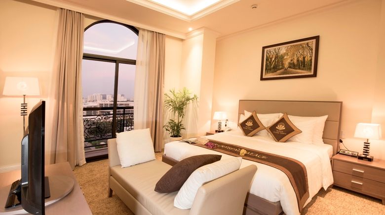 <b>Crystal Palace Hotel Room</b>. Images powered by <a href="https://iceportal.shijigroup.com/" title="IcePortal" target="_blank">IcePortal</a>.