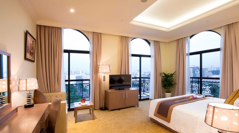 <b>Crystal Palace Hotel Room</b>. Images powered by <a href="https://iceportal.shijigroup.com/" title="IcePortal" target="_blank">IcePortal</a>.