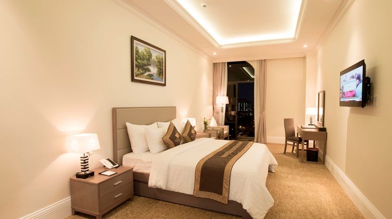 <b>Crystal Palace Hotel Room</b>. Images powered by <a href="https://iceportal.shijigroup.com/" title="IcePortal" target="_blank">IcePortal</a>.