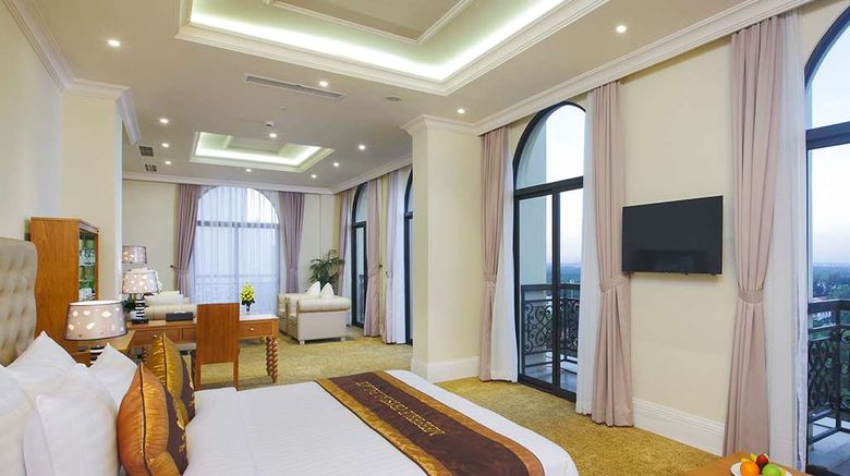 <b>Crystal Palace Hotel Room</b>. Images powered by <a href="https://iceportal.shijigroup.com/" title="IcePortal" target="_blank">IcePortal</a>.