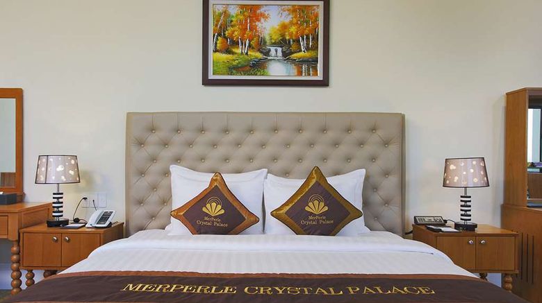 <b>Crystal Palace Hotel Room</b>. Images powered by <a href="https://iceportal.shijigroup.com/" title="IcePortal" target="_blank">IcePortal</a>.