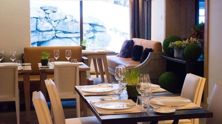 <b>La Sivoliere Hotel Restaurant</b>. Images powered by <a href="https://iceportal.shijigroup.com/" title="IcePortal" target="_blank">IcePortal</a>.