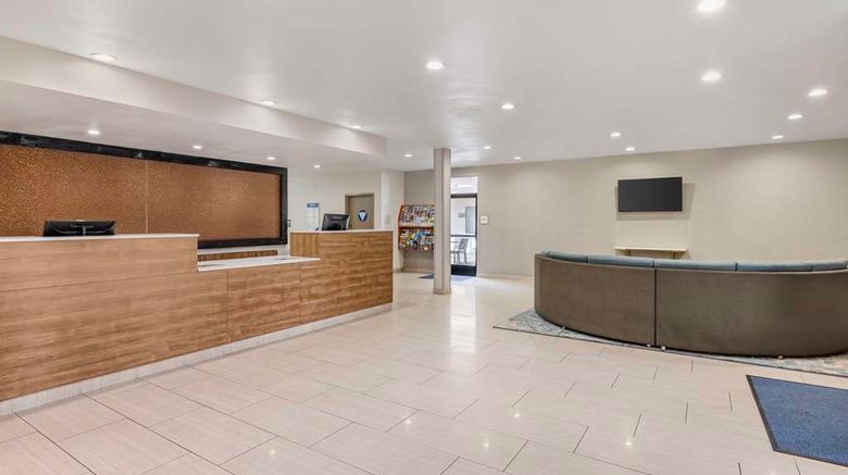 <b>Best Western Carlsbad by the Sea Lobby</b>. Images powered by <a href="https://iceportal.shijigroup.com/" title="IcePortal" target="_blank">IcePortal</a>.