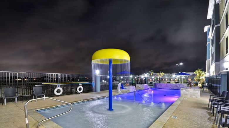 <b>Homewood Suites by Hilton New Braunfels Pool</b>. Images powered by <a href="https://iceportal.shijigroup.com/" title="IcePortal" target="_blank">IcePortal</a>.