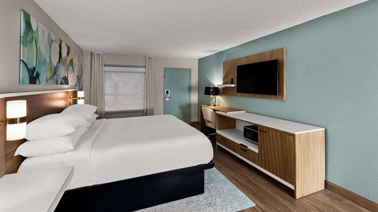 Wyndham Garden Ankeny Suite