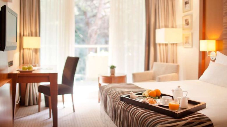 <b>Croatia Hotel Room</b>. Images powered by <a href="https://iceportal.shijigroup.com/" title="IcePortal" target="_blank">IcePortal</a>.