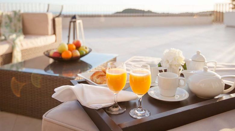 <b>Croatia Hotel Suite</b>. Images powered by <a href="https://iceportal.shijigroup.com/" title="IcePortal" target="_blank">IcePortal</a>.
