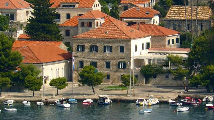 Hotel Supetar Exterior