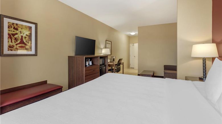 <b>Best Western Plus Hudson Hotel & Suites Suite</b>. Images powered by <a href="https://iceportal.shijigroup.com/" title="IcePortal" target="_blank">IcePortal</a>.