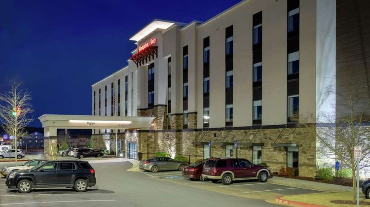 Hampton Inn Emerson LakePoint Exterior