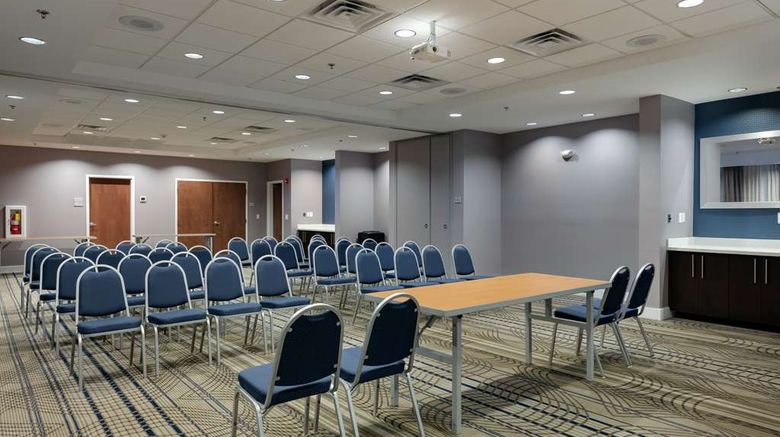 <b>Hampton Inn Emerson LakePoint Meeting</b>. Images powered by <a href="https://iceportal.shijigroup.com/" title="IcePortal" target="_blank">IcePortal</a>.