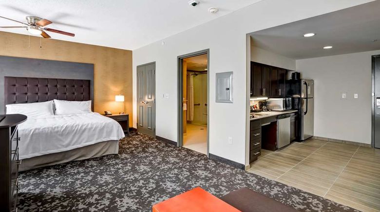 <b>Homewood Suites by Hilton Christiansburg Room</b>. Images powered by <a href="https://iceportal.shijigroup.com/" title="IcePortal" target="_blank">IcePortal</a>.