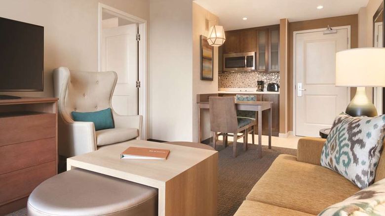 <b>Homewood Sts by Hilton Calgary Downtown Room</b>. Images powered by <a href="https://iceportal.shijigroup.com/" title="IcePortal" target="_blank">IcePortal</a>.